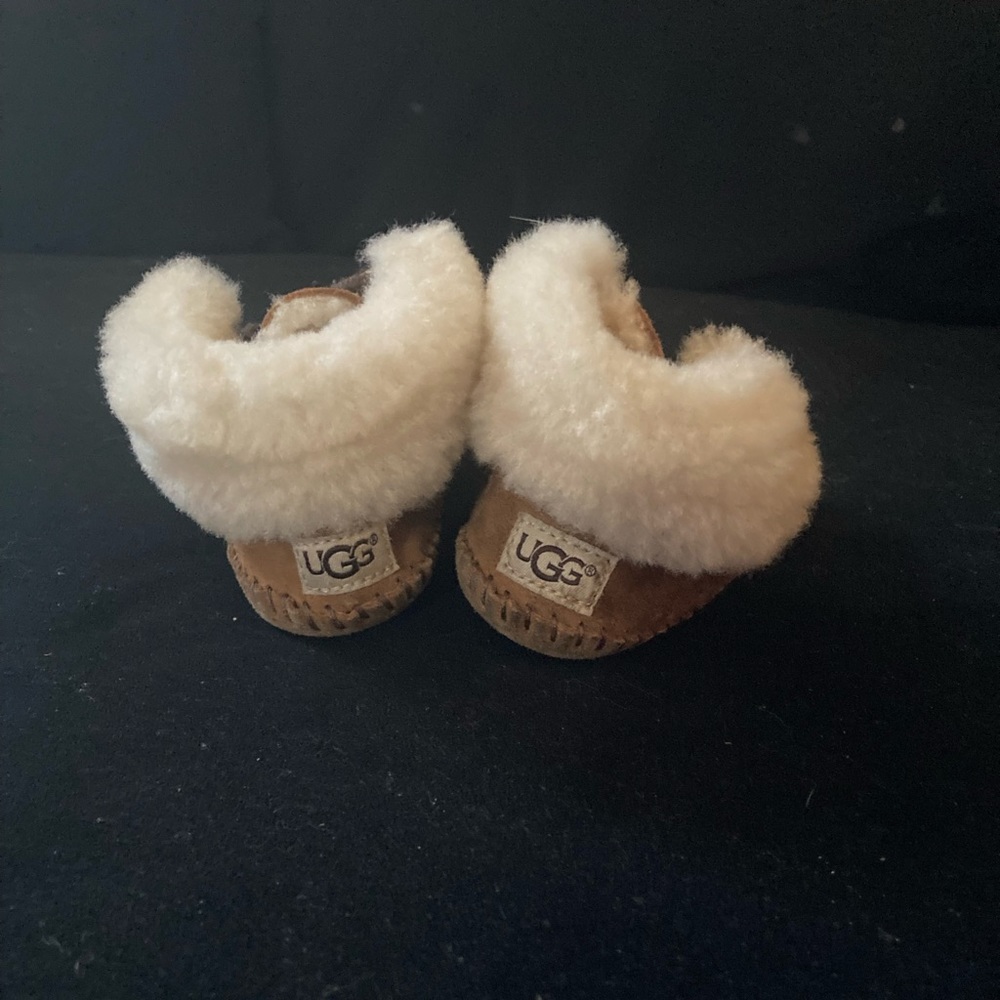 UGGS baby boots size 2/3
